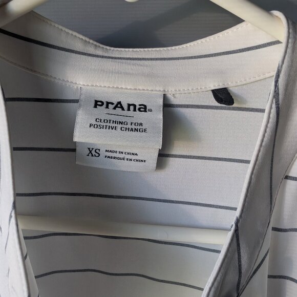 Prana Railay tunic White and gray oversized striped long sleeve button up shirt. - Picture 3 of 4